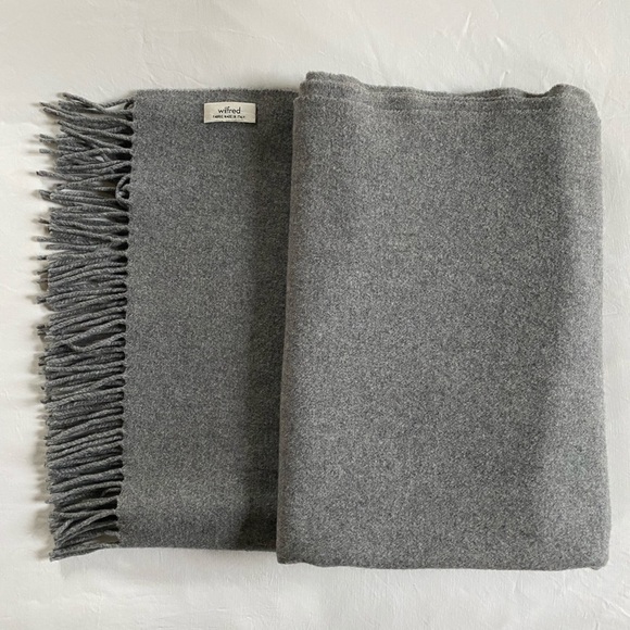 Aritzia Accessories - Wilfred The Classic Wool Scarf